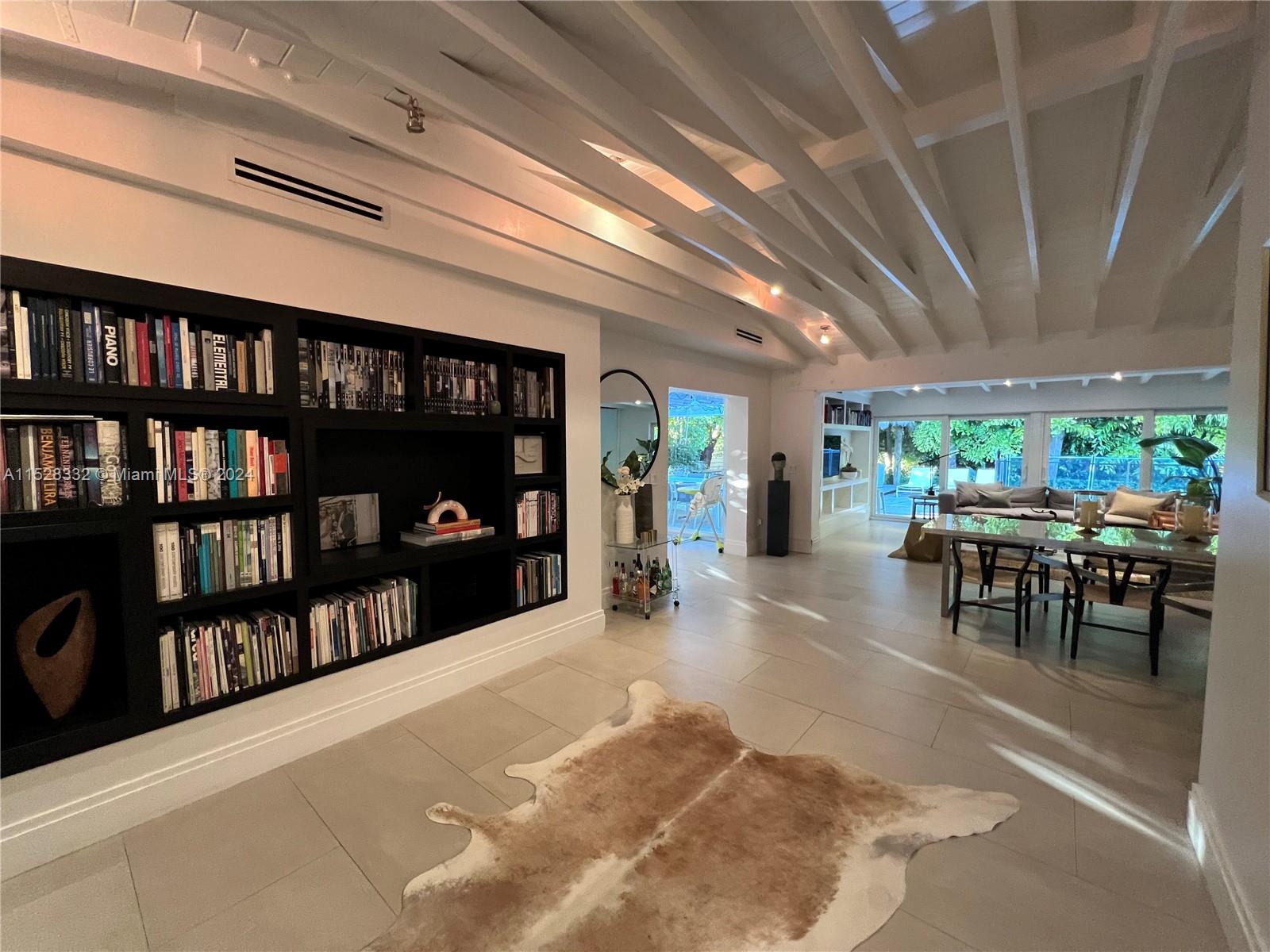 TROPICAL ISLE HOMES SUB 4 - Residential