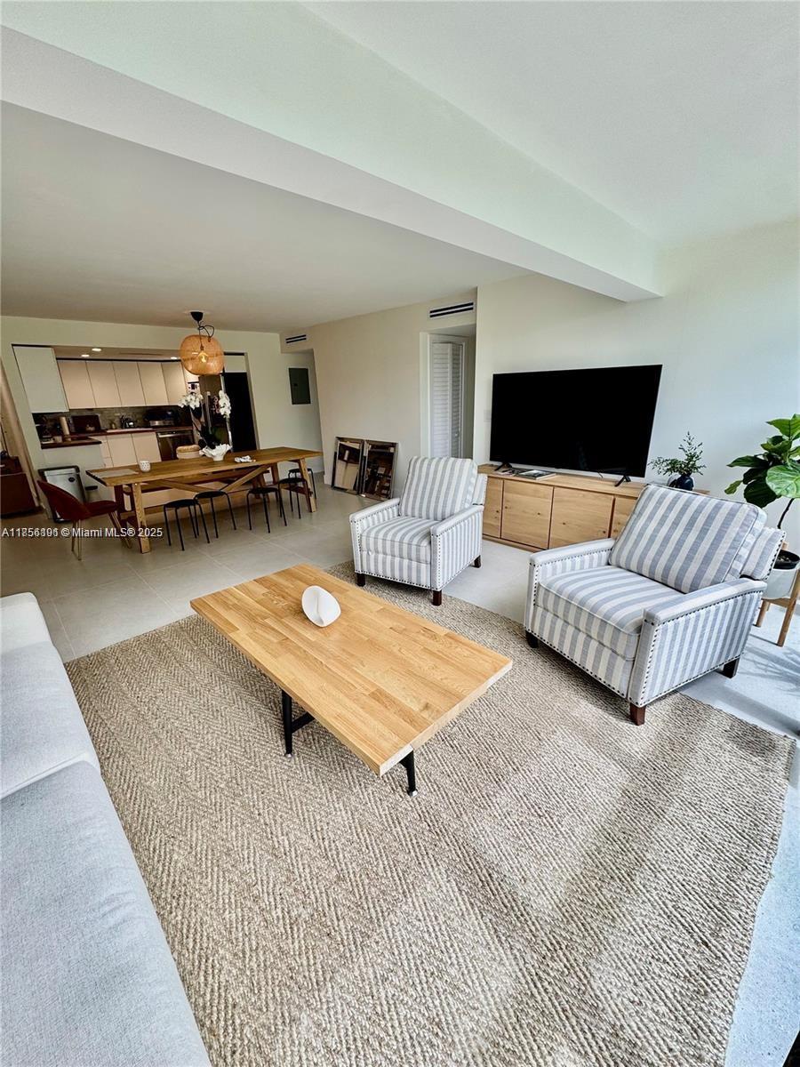 CRANDON TOWER CONDO - Residential Lease