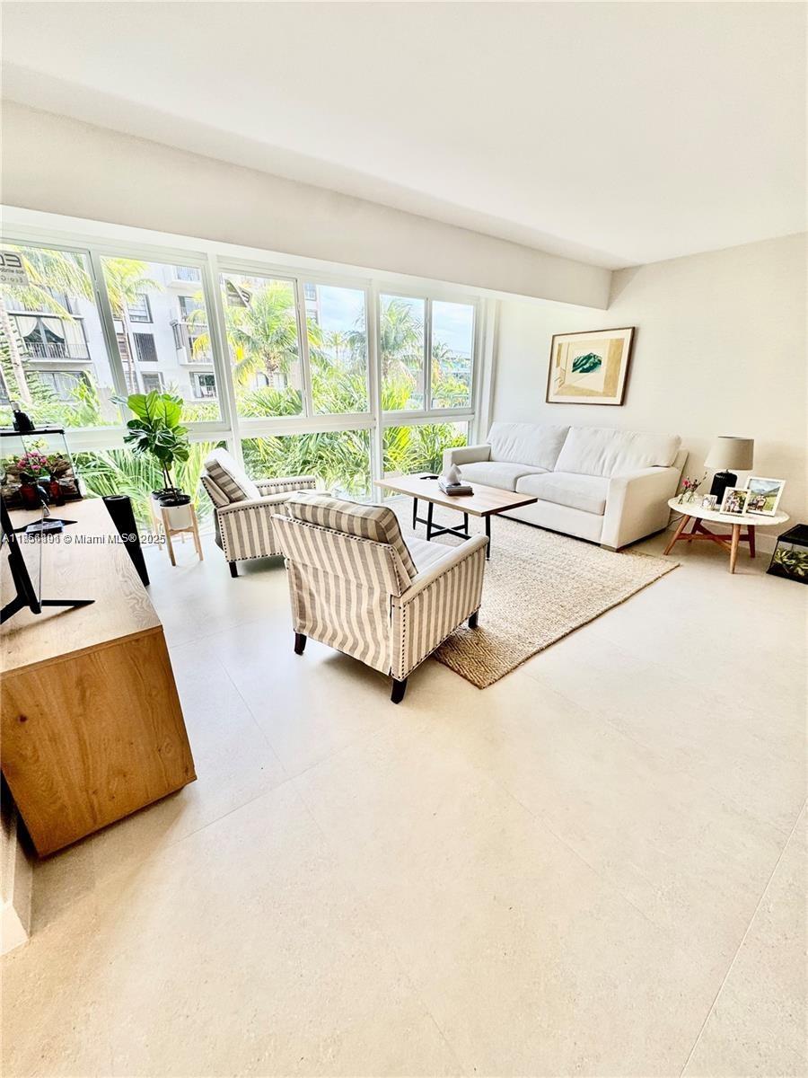 Beautifully remodeled 3BD/2BA in Key Biscayne with bright, open spaces and abundant natural light. Features impact windows, brand-new appliances, modern finishes, and an in-unit washer and dryer. Includes a storage locker and access to the building’s pool. Prime location just steps from the beach, parks, and shops for the ultimate island lifestyle.