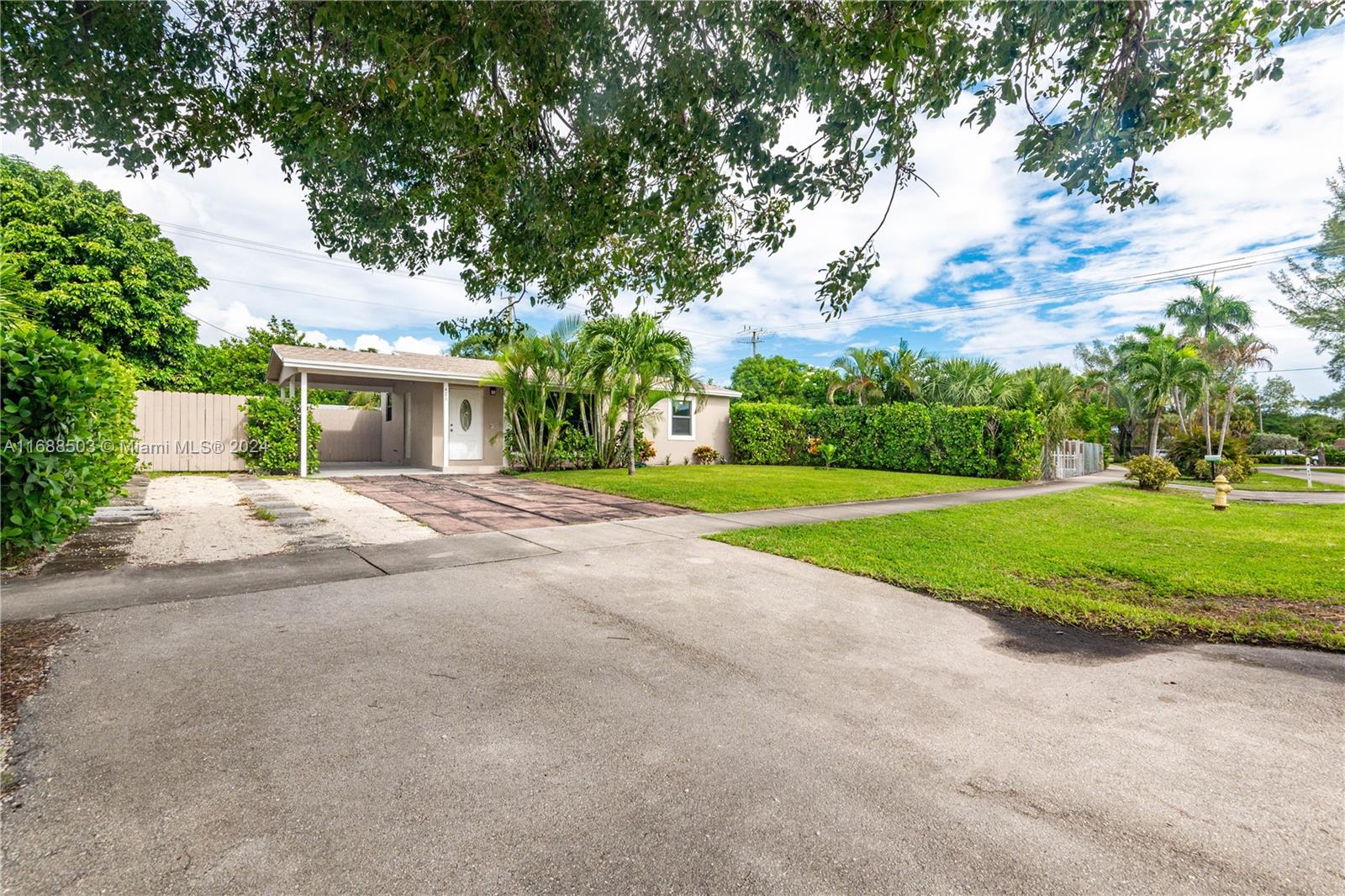 Property for Sale at 421 Ne 44th St, Deerfield Beach, Broward County, Florida - Bedrooms: 2 
Bathrooms: 2  - $399,999