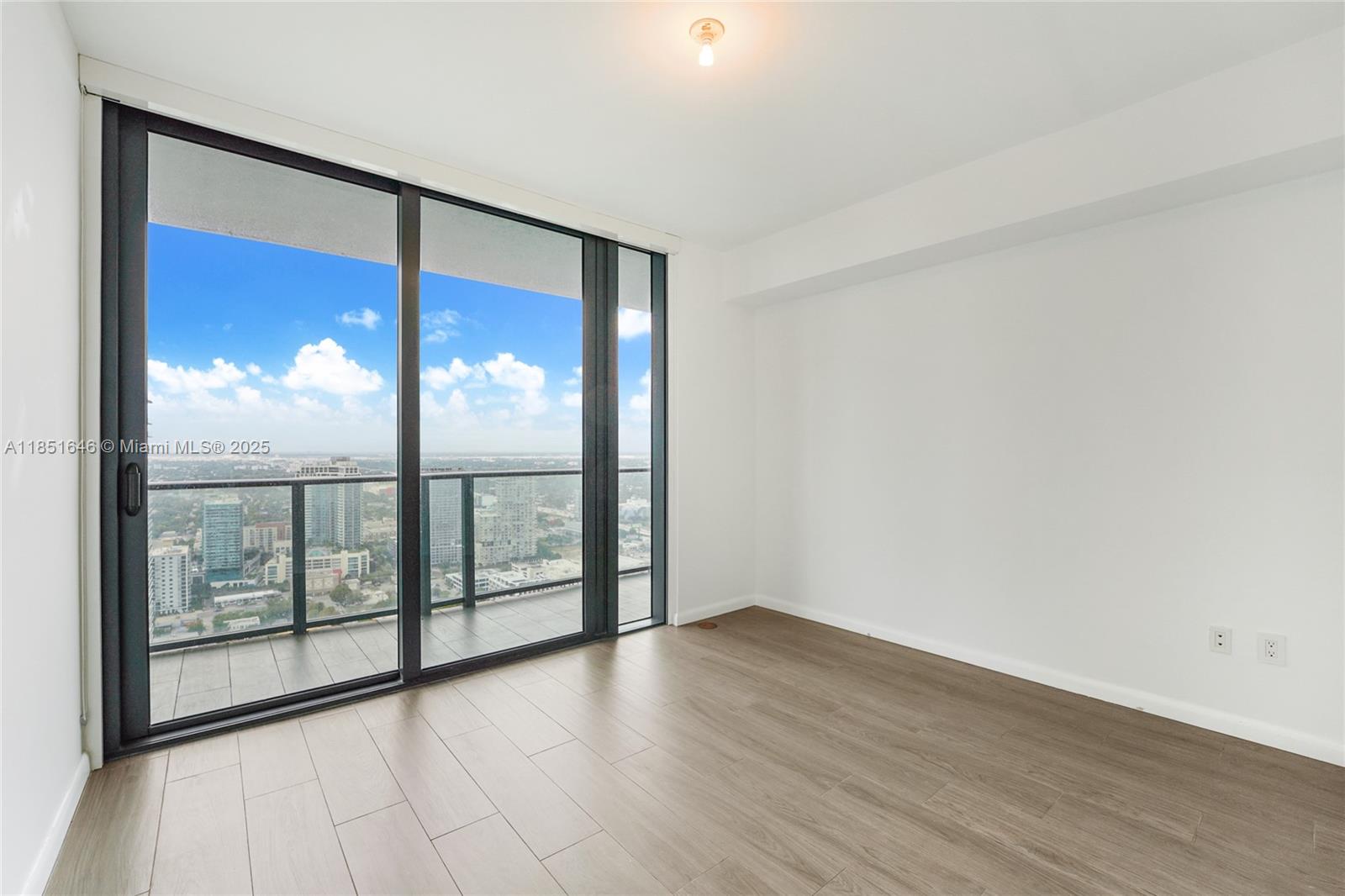 ONE PARAISO CONDO - Residential