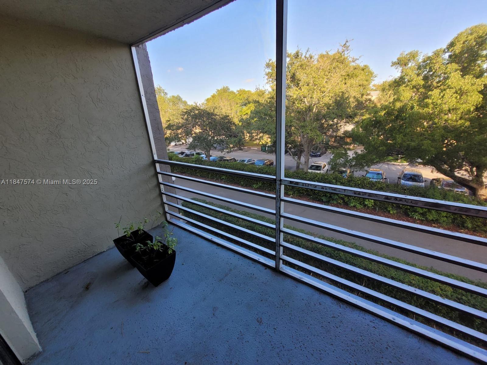 COURTYARDS OF BROWARD CON - Residential Lease