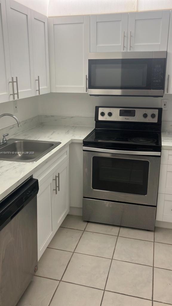 COURTYARDS OF BROWARD CON - Residential Lease