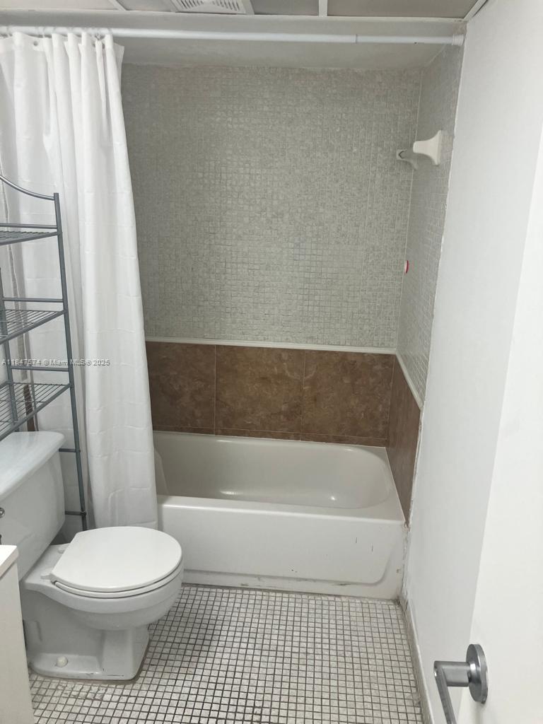 COURTYARDS OF BROWARD CON - Residential Lease