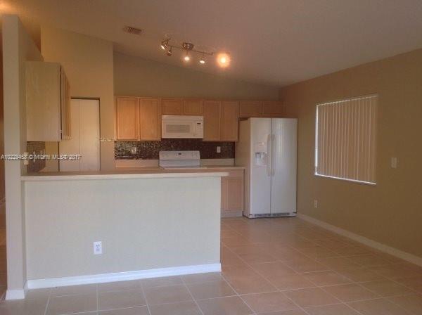 CENTEX-REPLAT OF A PORTIO - Residential Lease