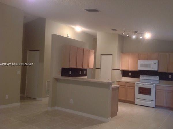 CENTEX-REPLAT OF A PORTIO - Residential Lease