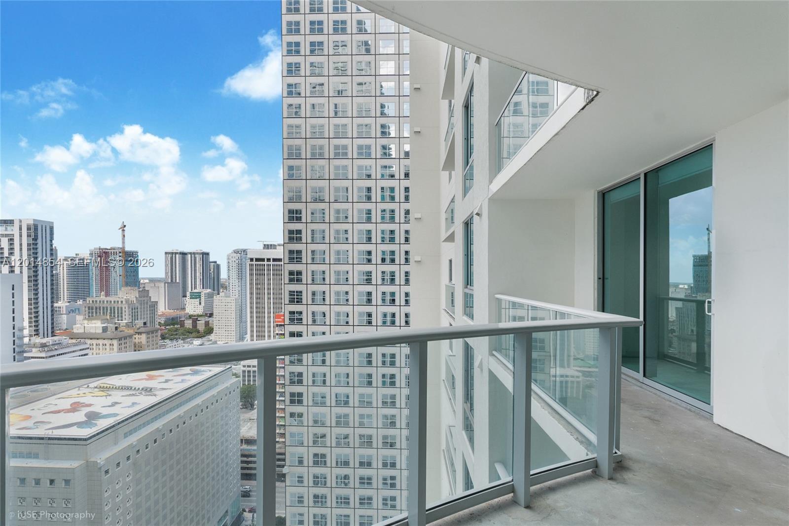 MET 1 CONDO - Residential Lease