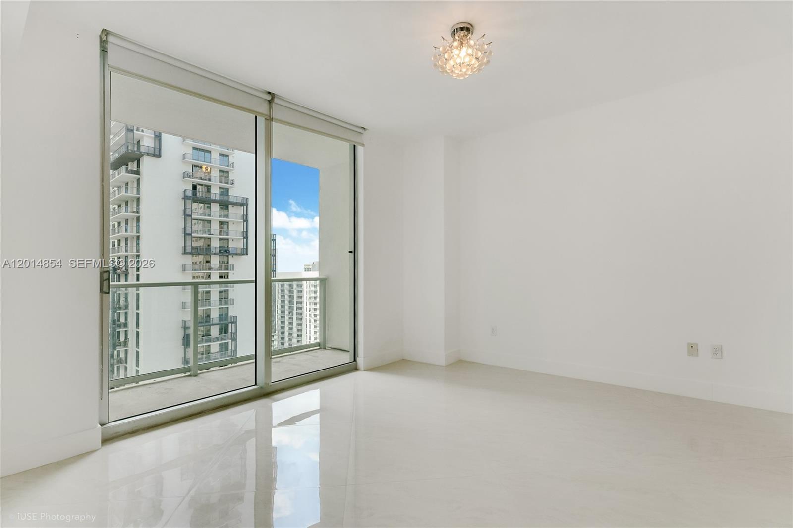 MET 1 CONDO - Residential Lease