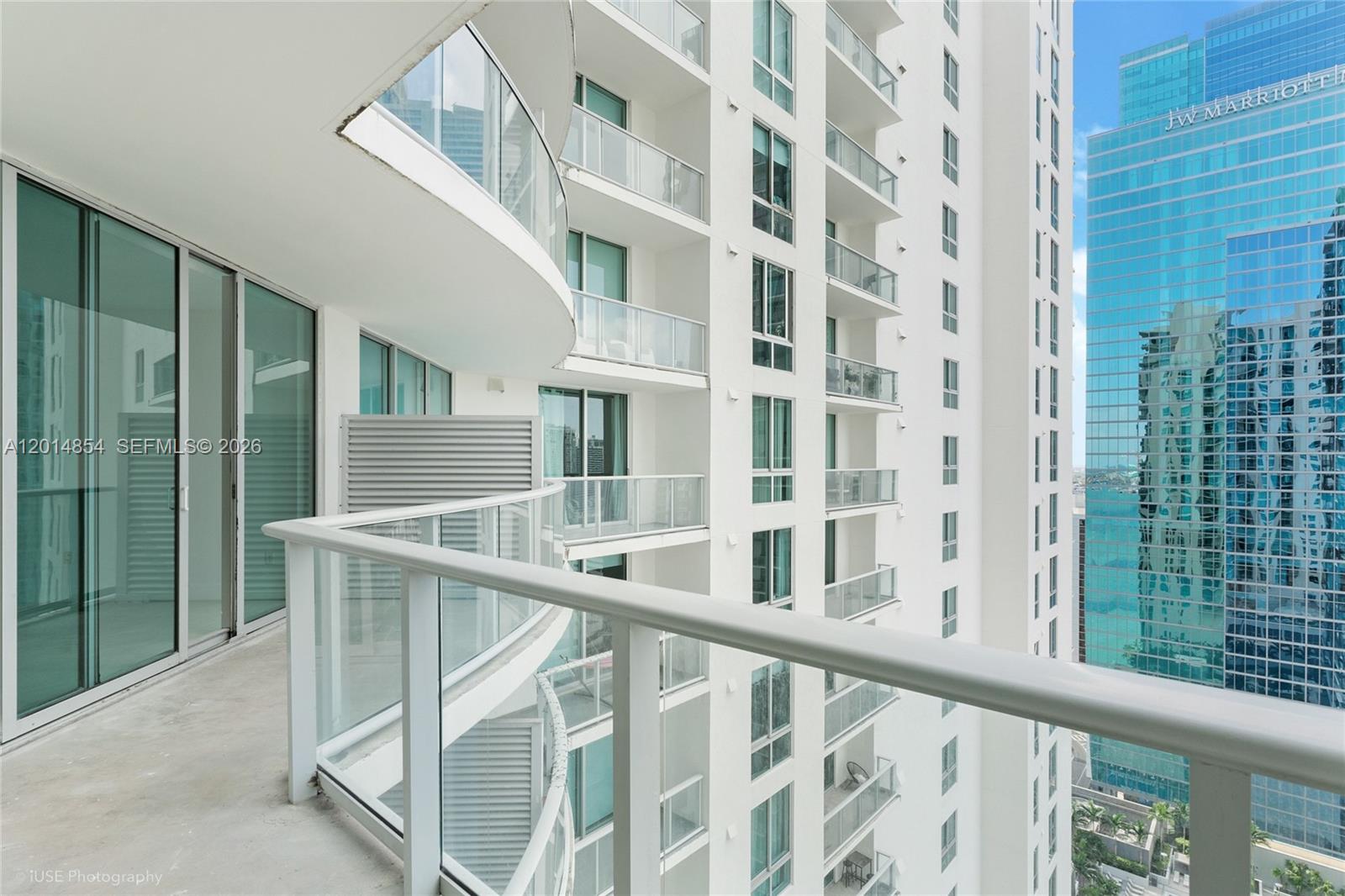 MET 1 CONDO - Residential Lease