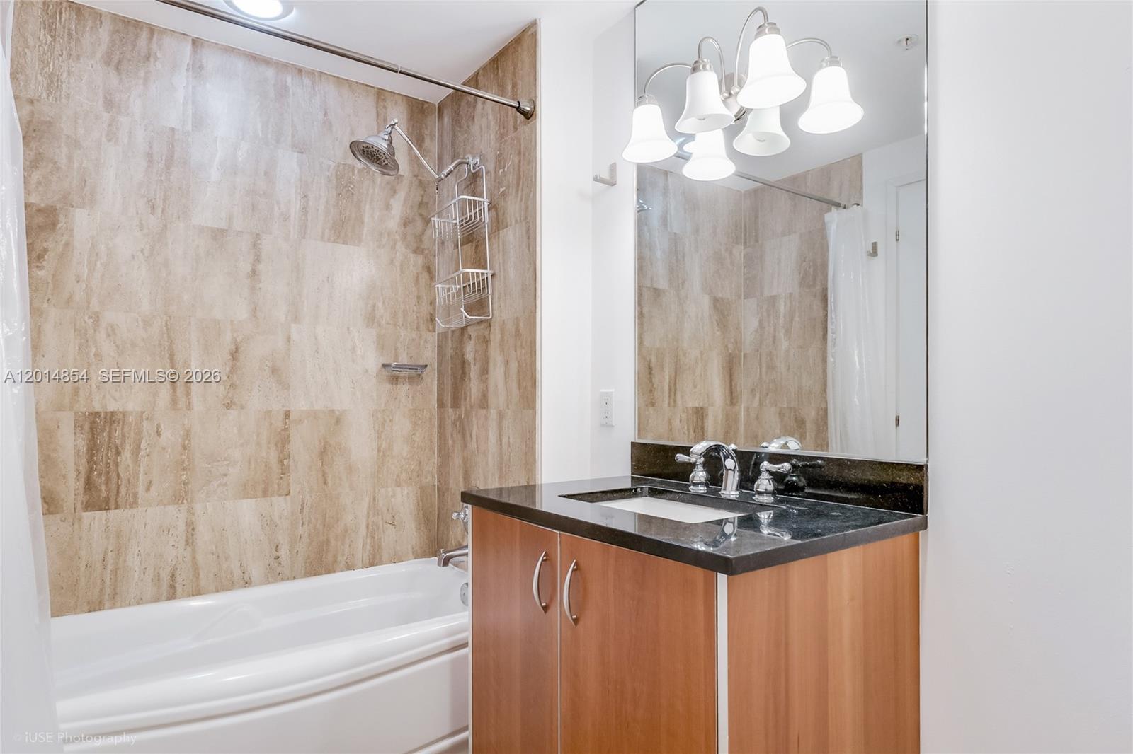 MET 1 CONDO - Residential Lease