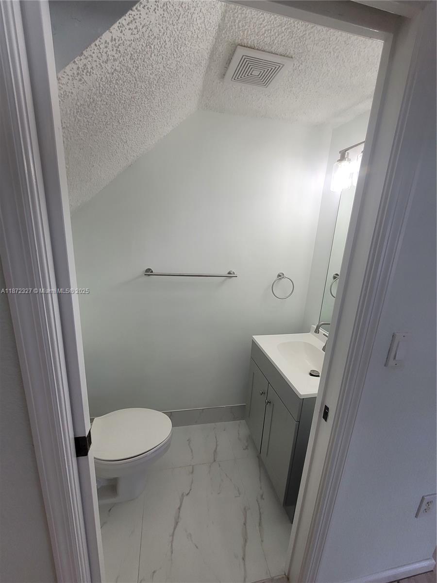 BONITA VILLAS CONDO - Residential Lease