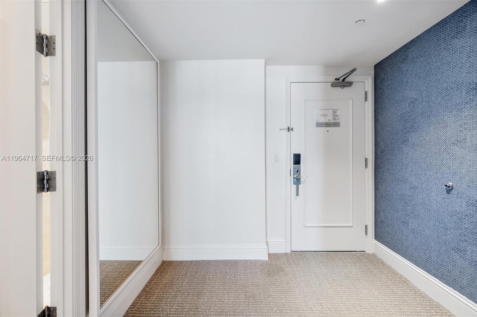 4401 Collins Ave 3209