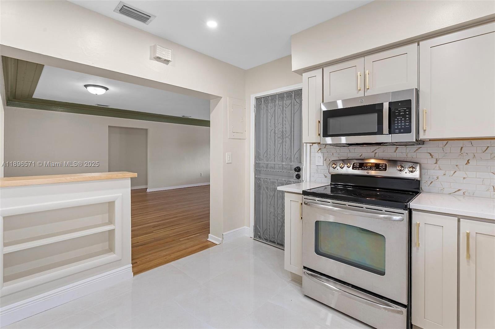 COMFORT GARDENS 1ST ADDN - Residential Lease