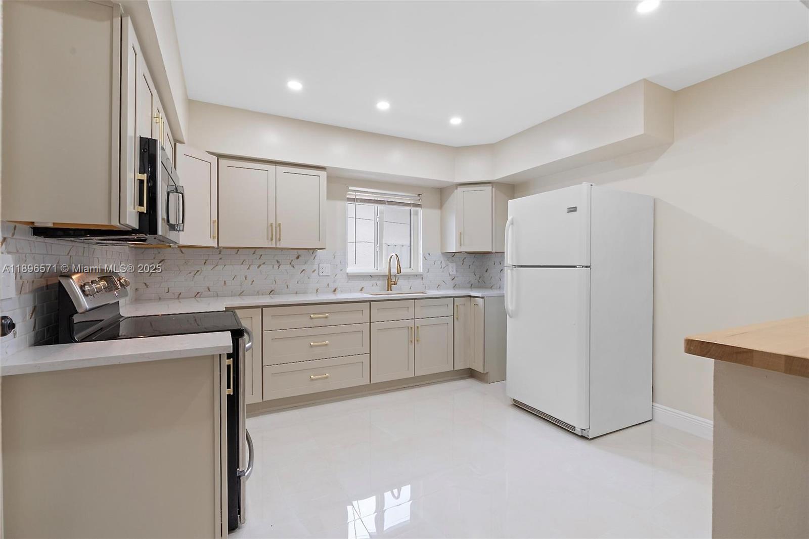 COMFORT GARDENS 1ST ADDN - Residential Lease