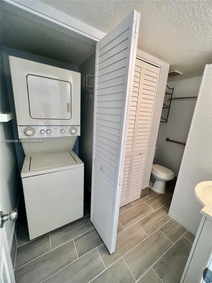 VILLAS AT MEADOW LAKES CO - Residential