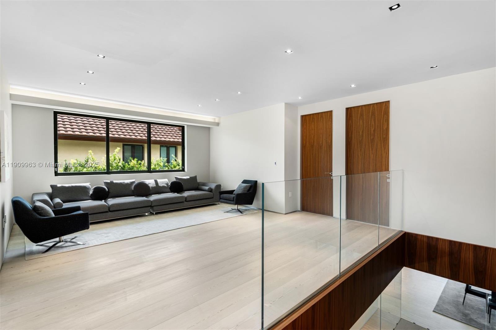 TROPICAL ISLE HOMES SUB 4 - Residential Lease