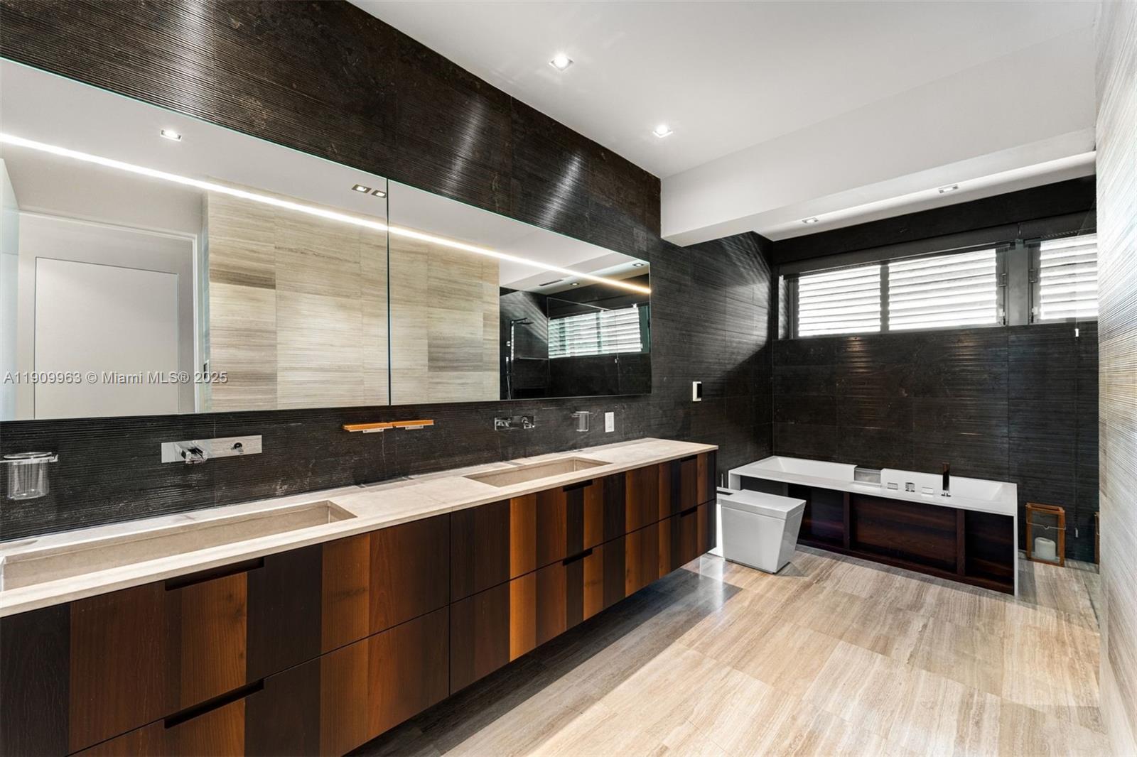 TROPICAL ISLE HOMES SUB 4 - Residential Lease