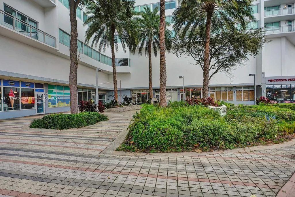 Miami Beach, Florida 33141, United States, 1 Bedroom Bedrooms, ,2 BathroomsBathrooms,Residential,Pending,27187