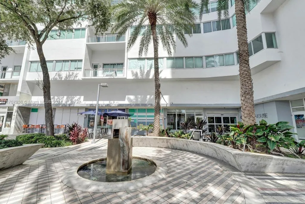 Miami Beach, Florida 33141, United States, 1 Bedroom Bedrooms, ,2 BathroomsBathrooms,Residential,Pending,27187