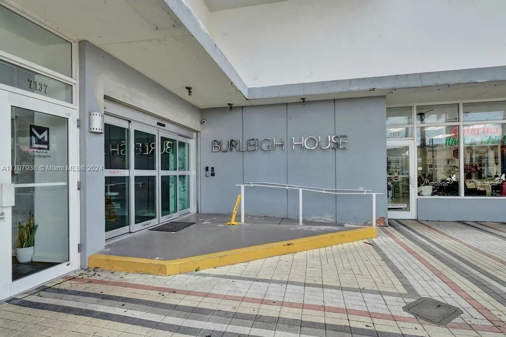 Miami Beach, Florida 33141, United States, 1 Bedroom Bedrooms, ,2 BathroomsBathrooms,Residential,Pending,27187