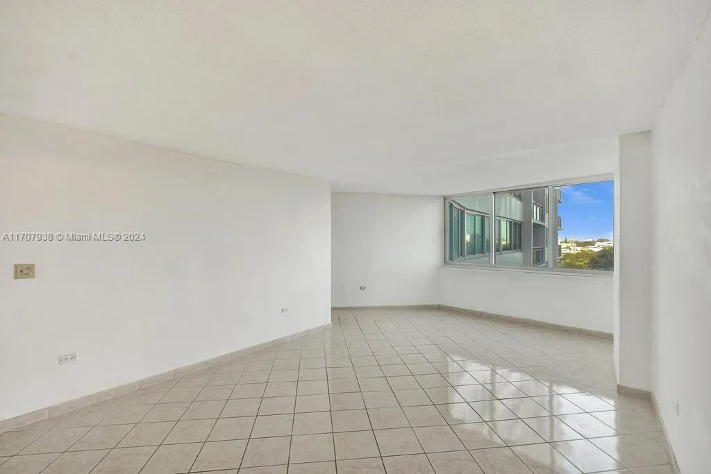 Miami Beach, Florida 33141, United States, 1 Bedroom Bedrooms, ,2 BathroomsBathrooms,Residential,Pending,27187
