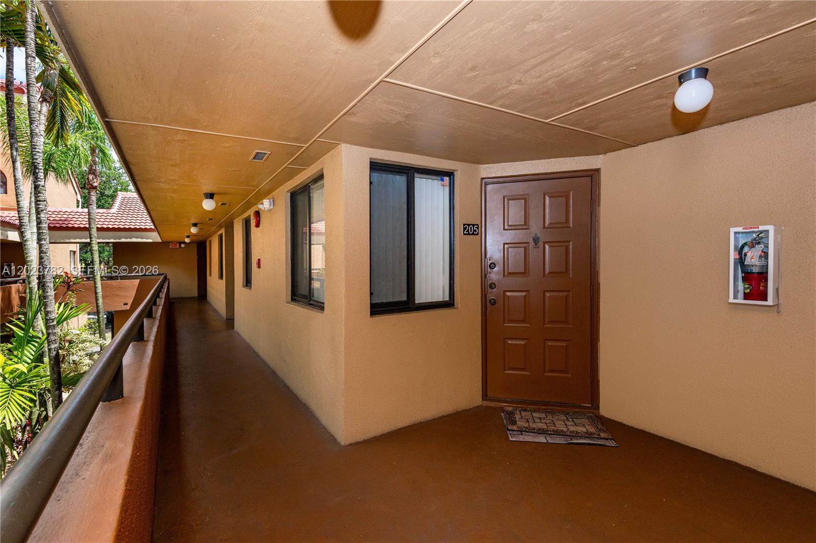 15525 N Miami Lakeway N 205-8
