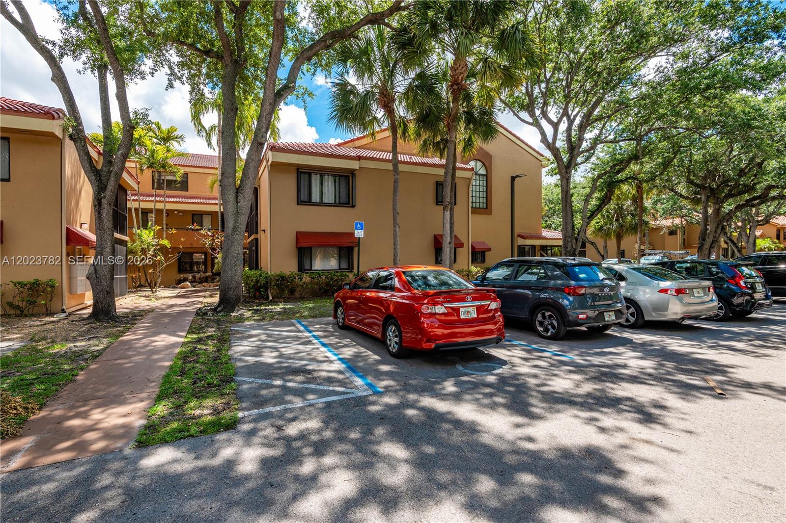 15525 N Miami Lakeway N 205-8
