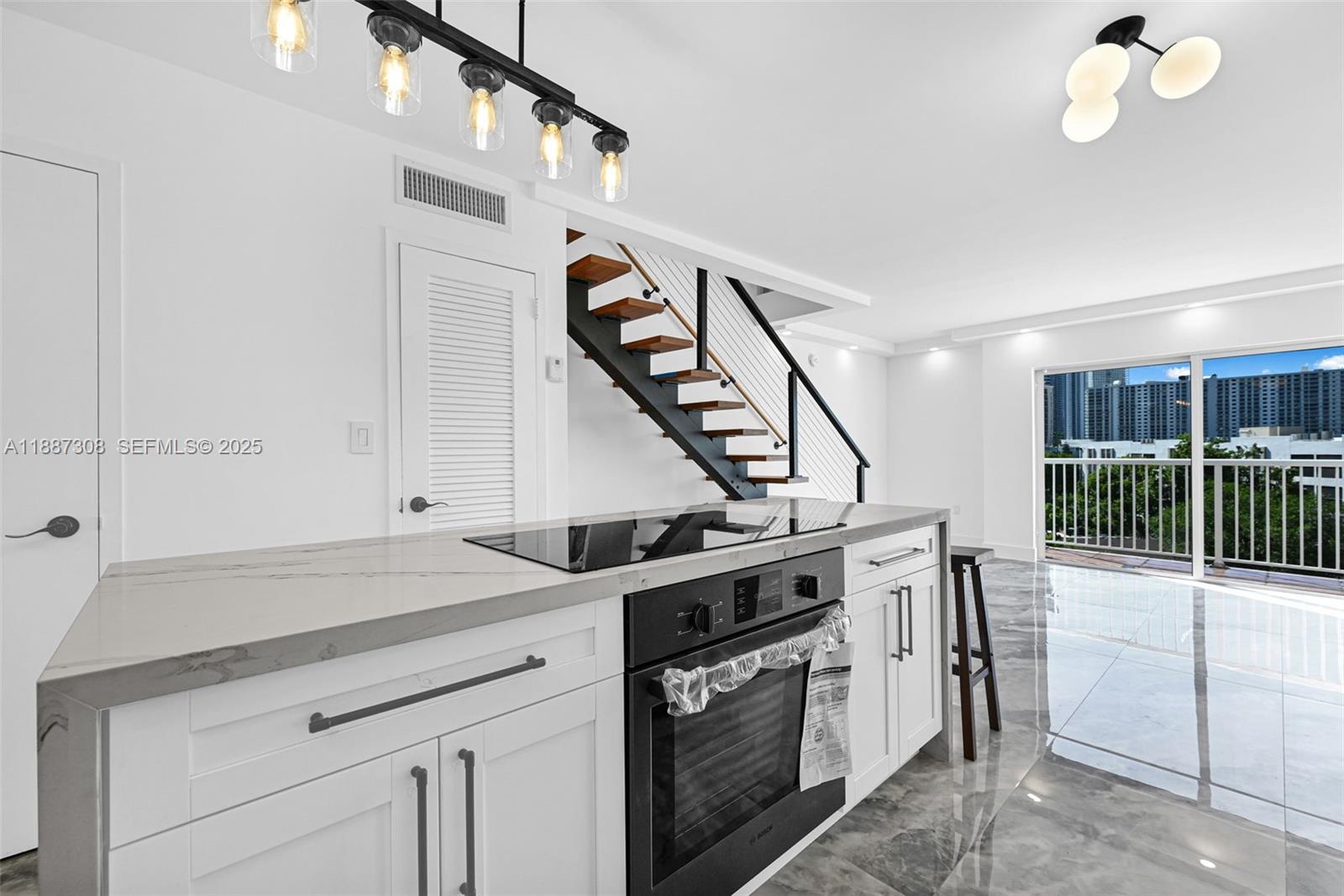 TOWNE ROYALE CONDO - Residential Lease