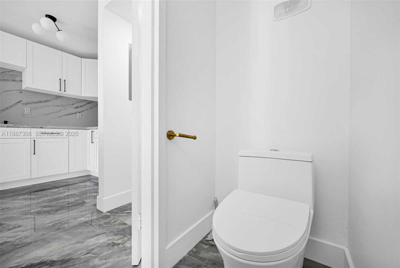 TOWNE ROYALE CONDO - Residential Lease