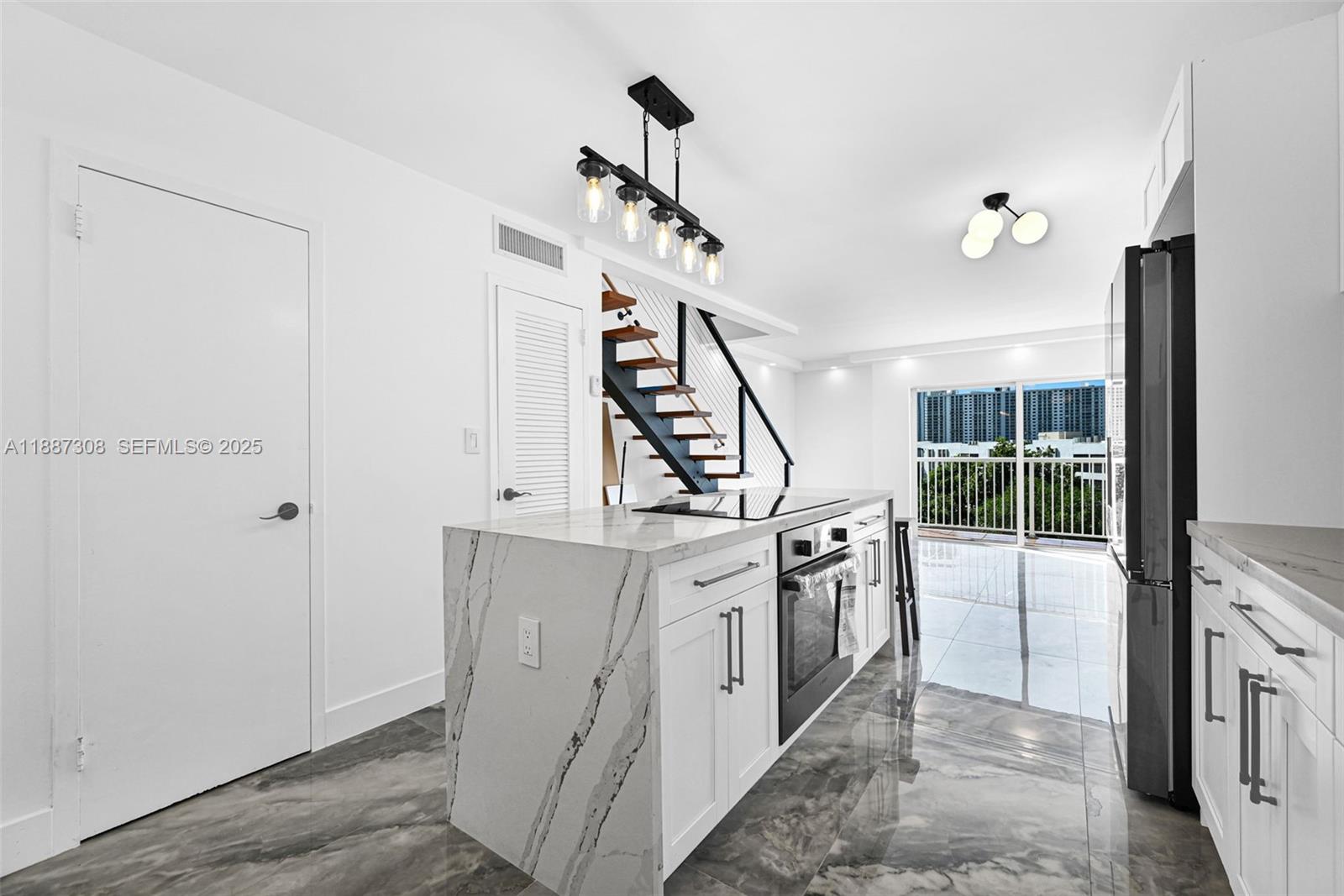 TOWNE ROYALE CONDO - Residential Lease