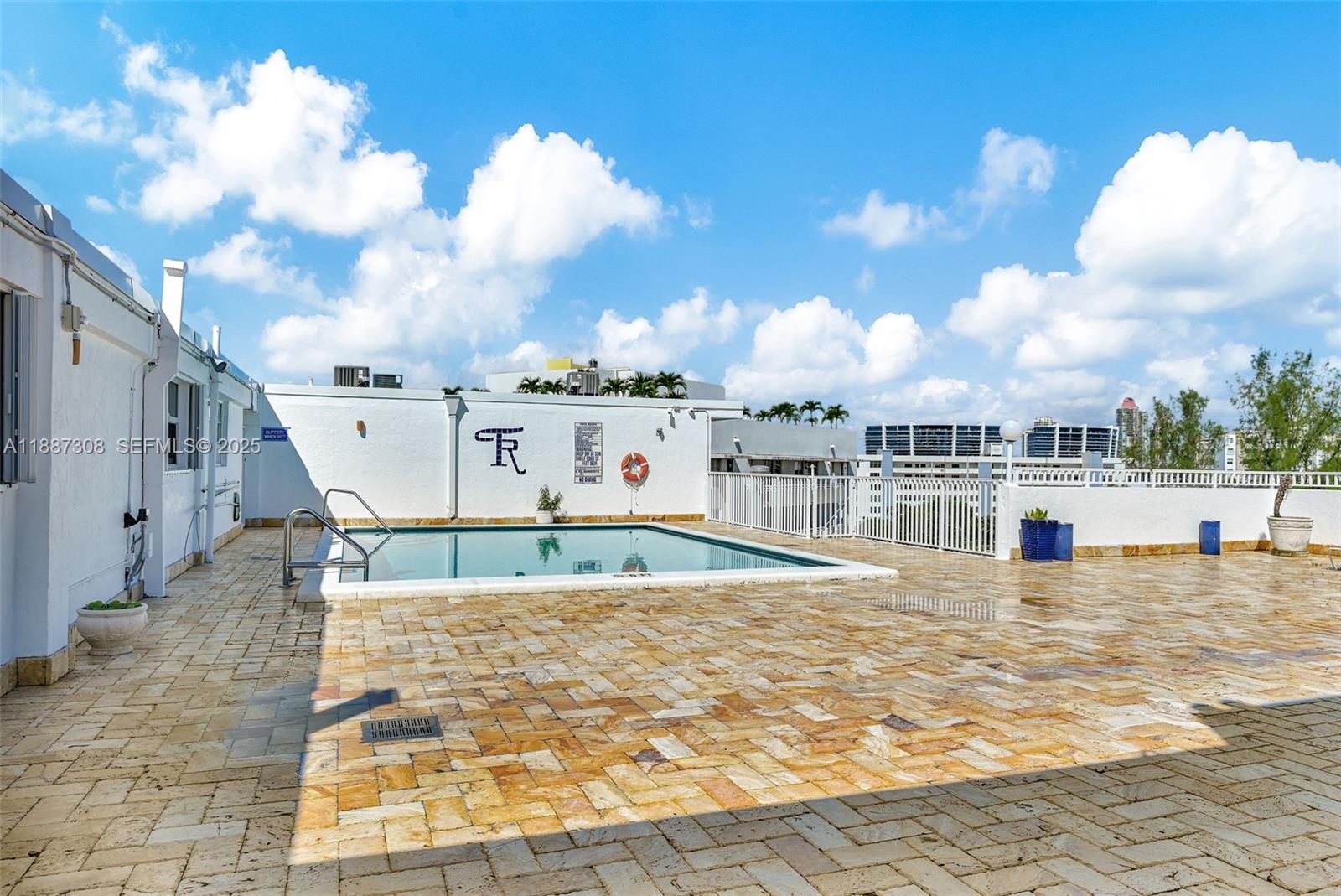 TOWNE ROYALE CONDO - Residential Lease