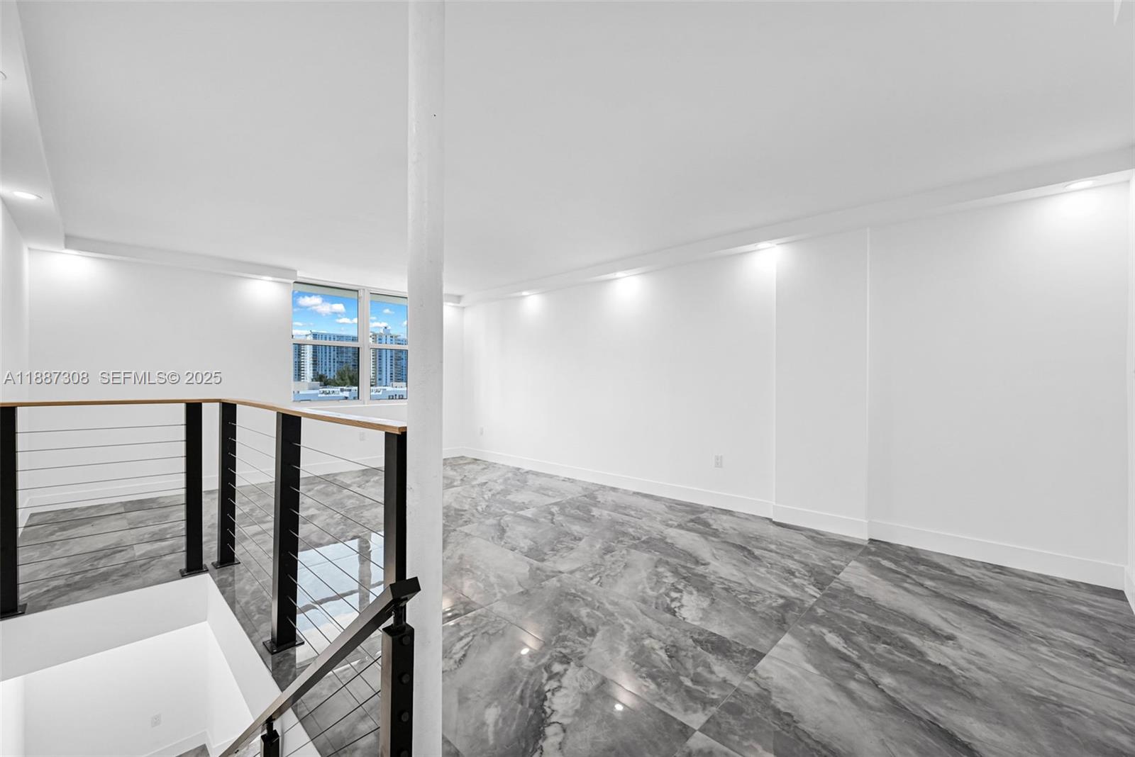 TOWNE ROYALE CONDO - Residential Lease