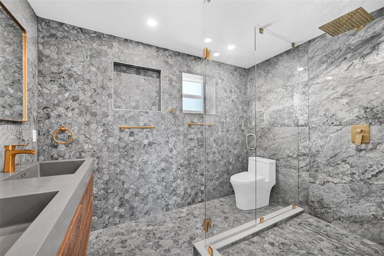 TOWNE ROYALE CONDO - Residential Lease