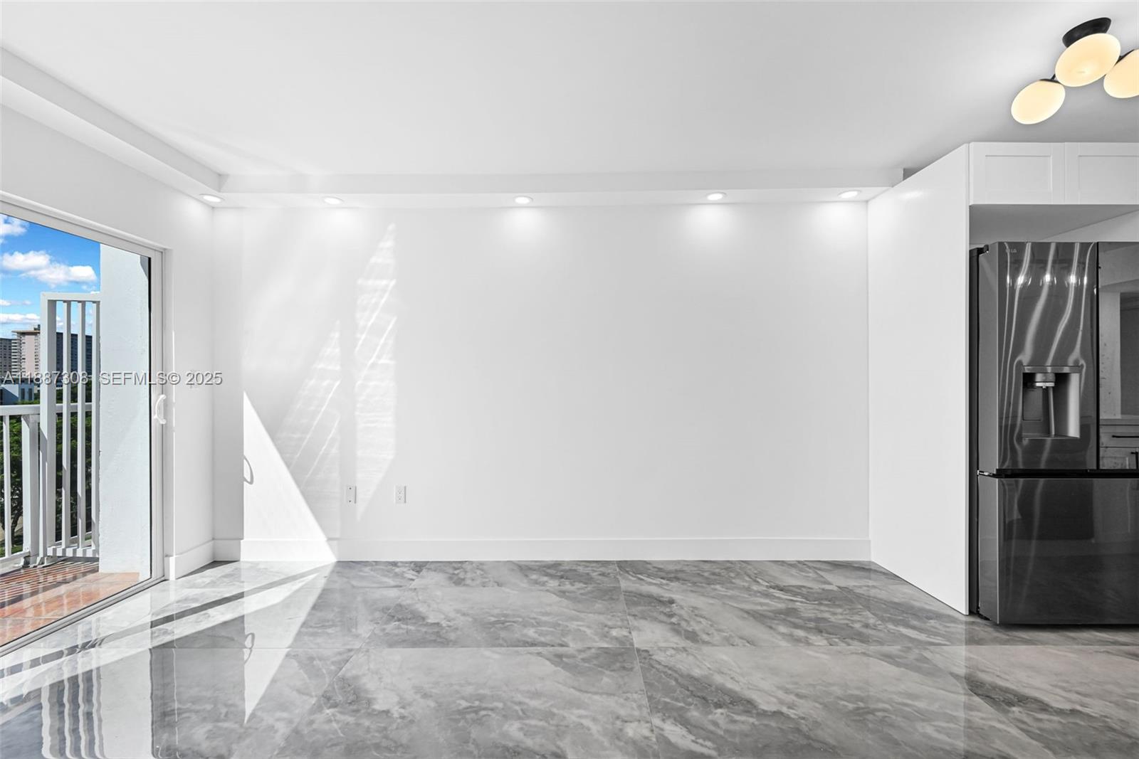 TOWNE ROYALE CONDO - Residential Lease