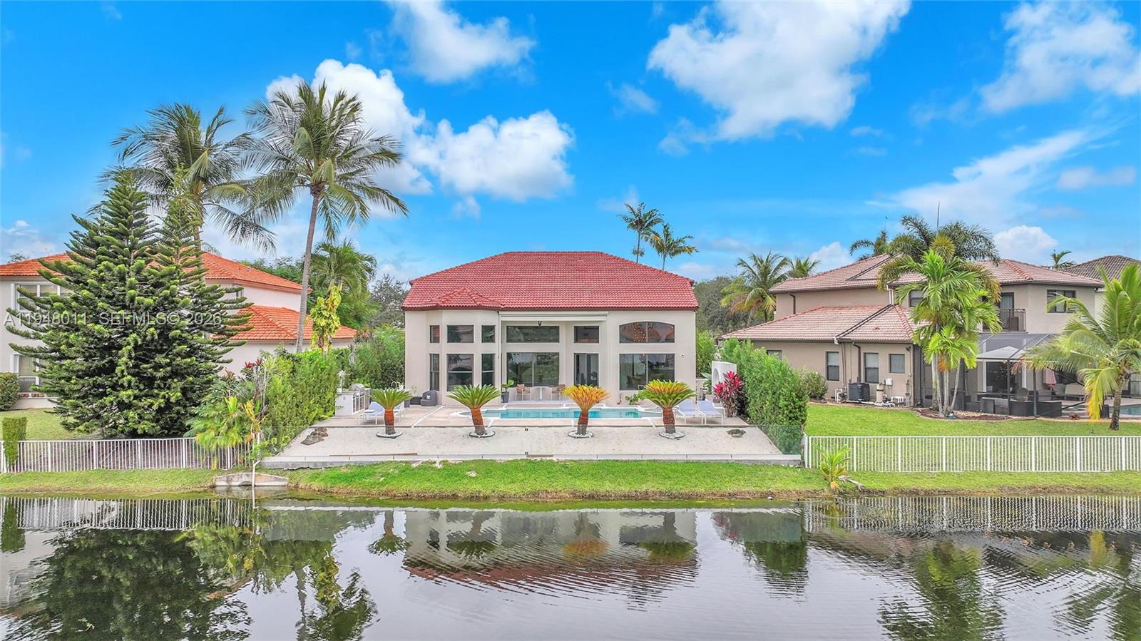 WINDSOR PALMS - Residential