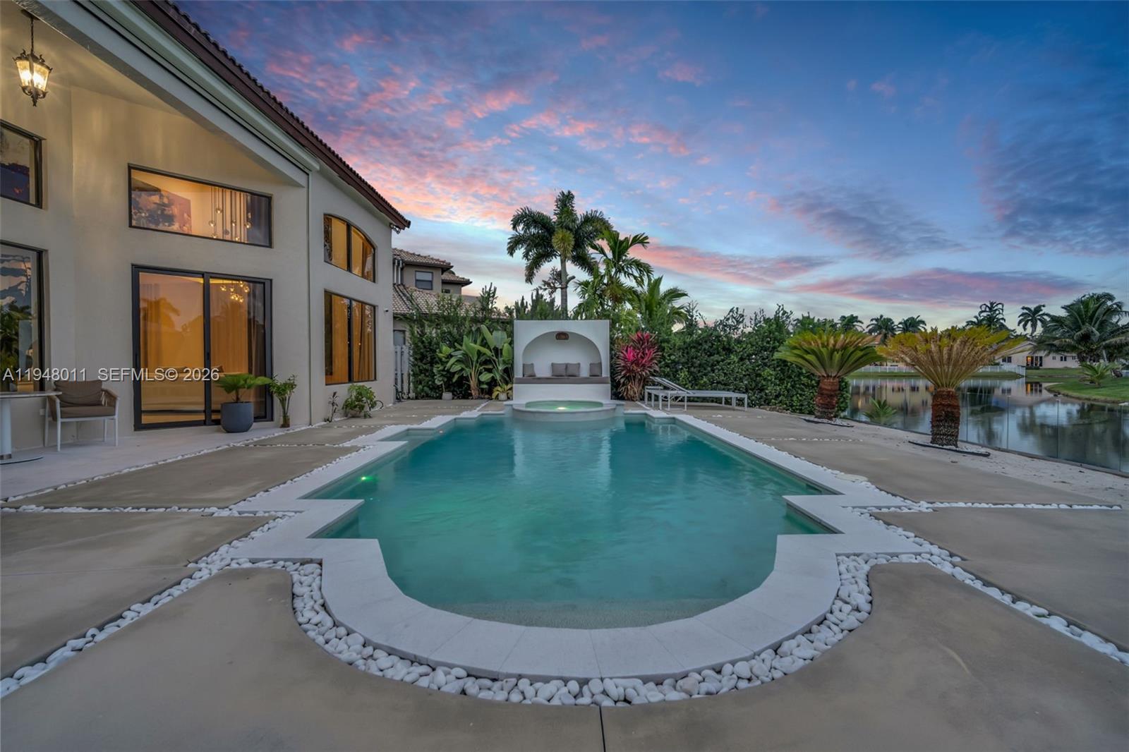 WINDSOR PALMS - Residential