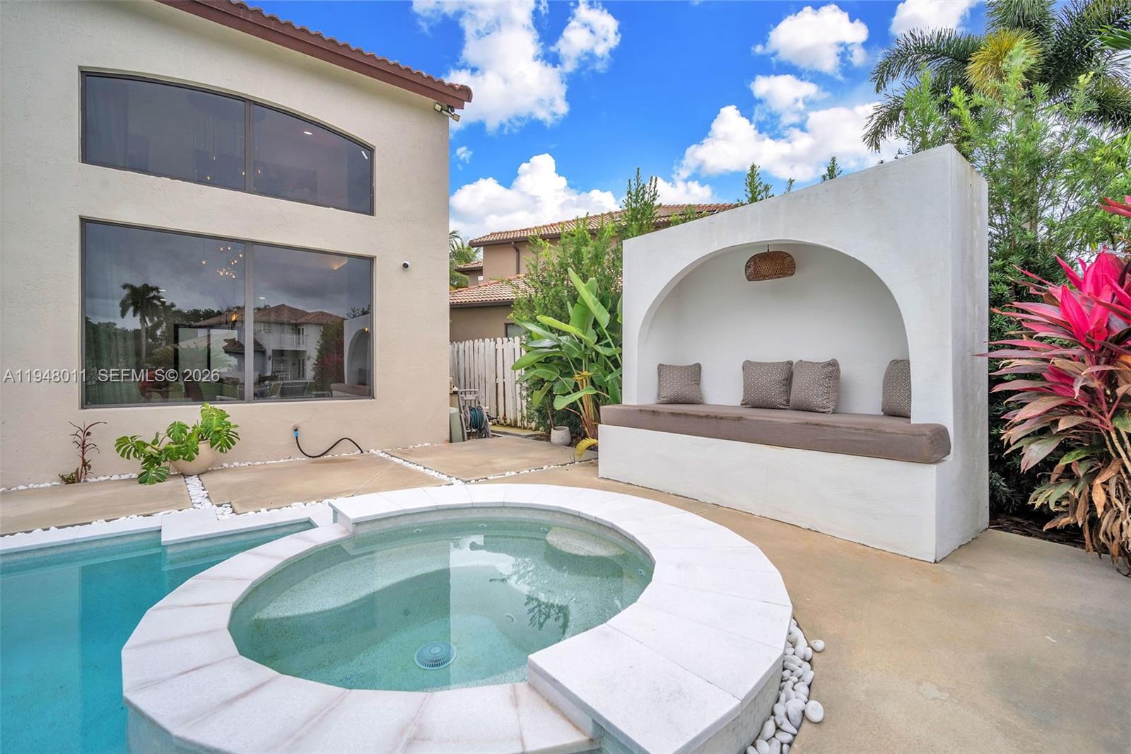 WINDSOR PALMS - Residential