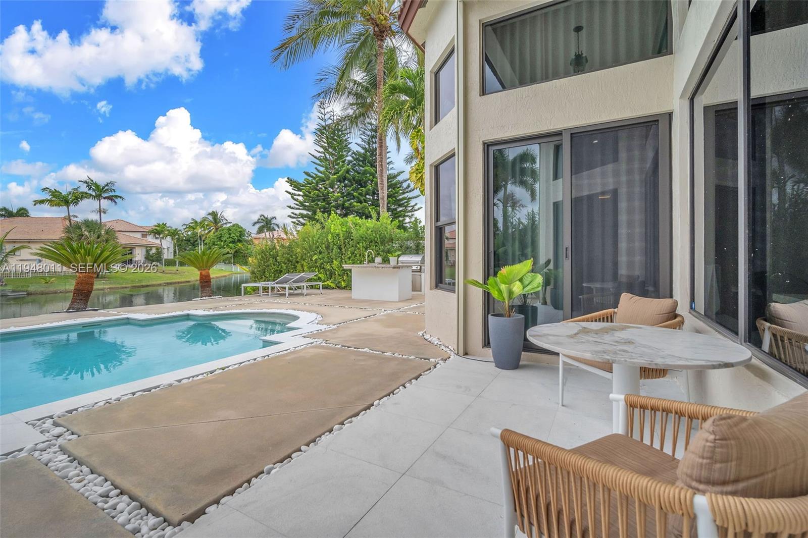 WINDSOR PALMS - Residential