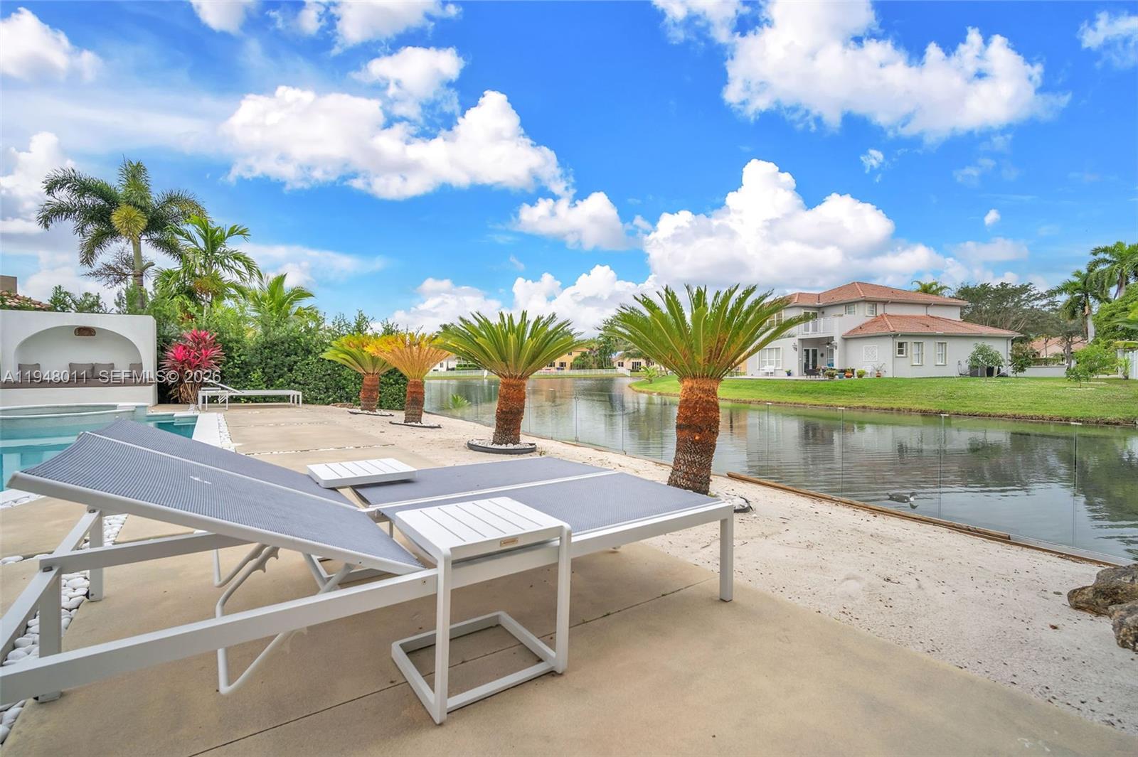 WINDSOR PALMS - Residential