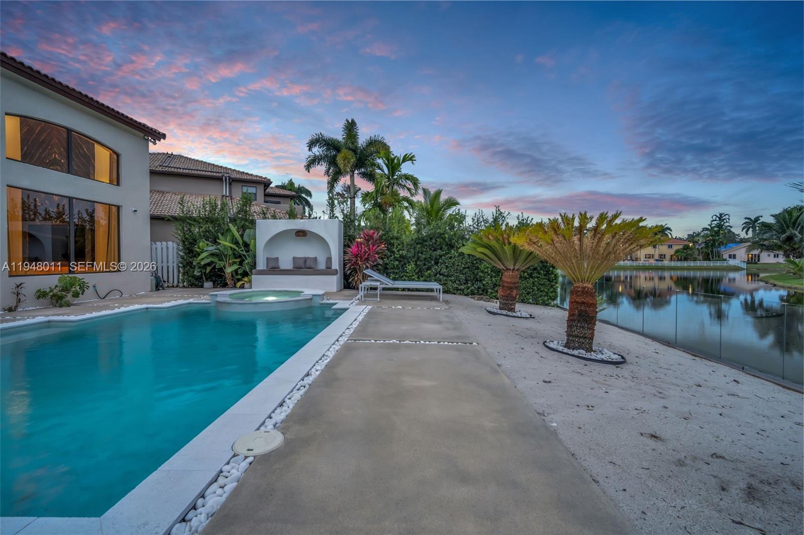 WINDSOR PALMS - Residential