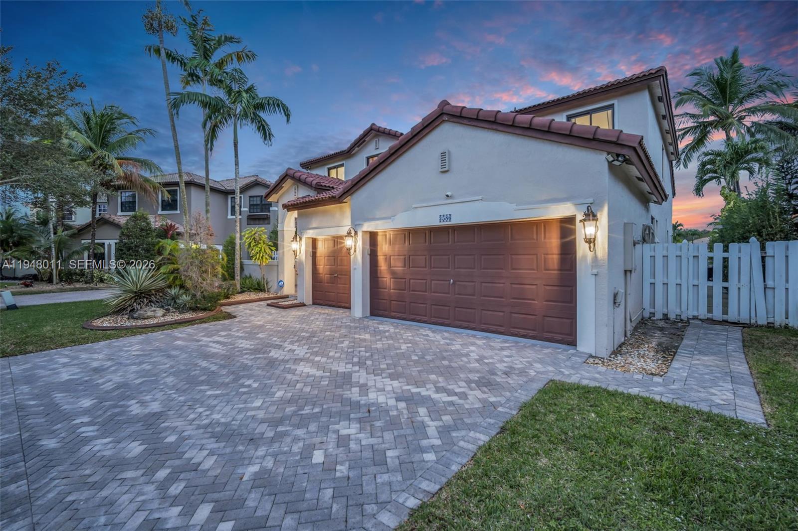 WINDSOR PALMS - Residential