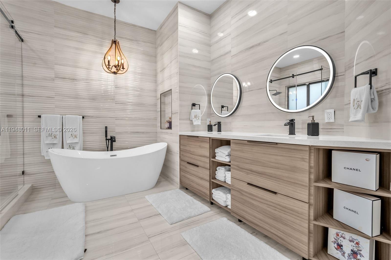 WINDSOR PALMS - Residential