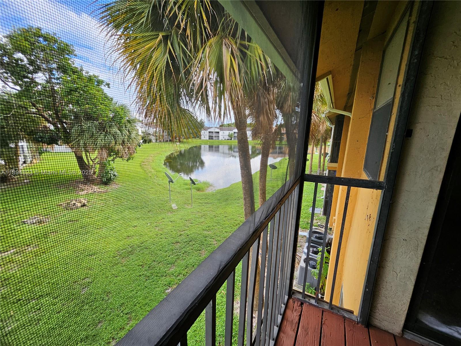 CIRCLE VILLAS (THE) CONDO - Residential Lease