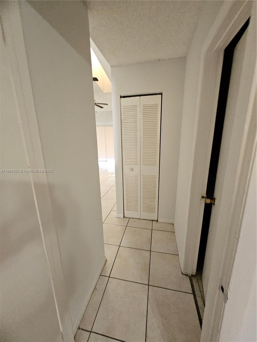 CIRCLE VILLAS (THE) CONDO - Residential Lease