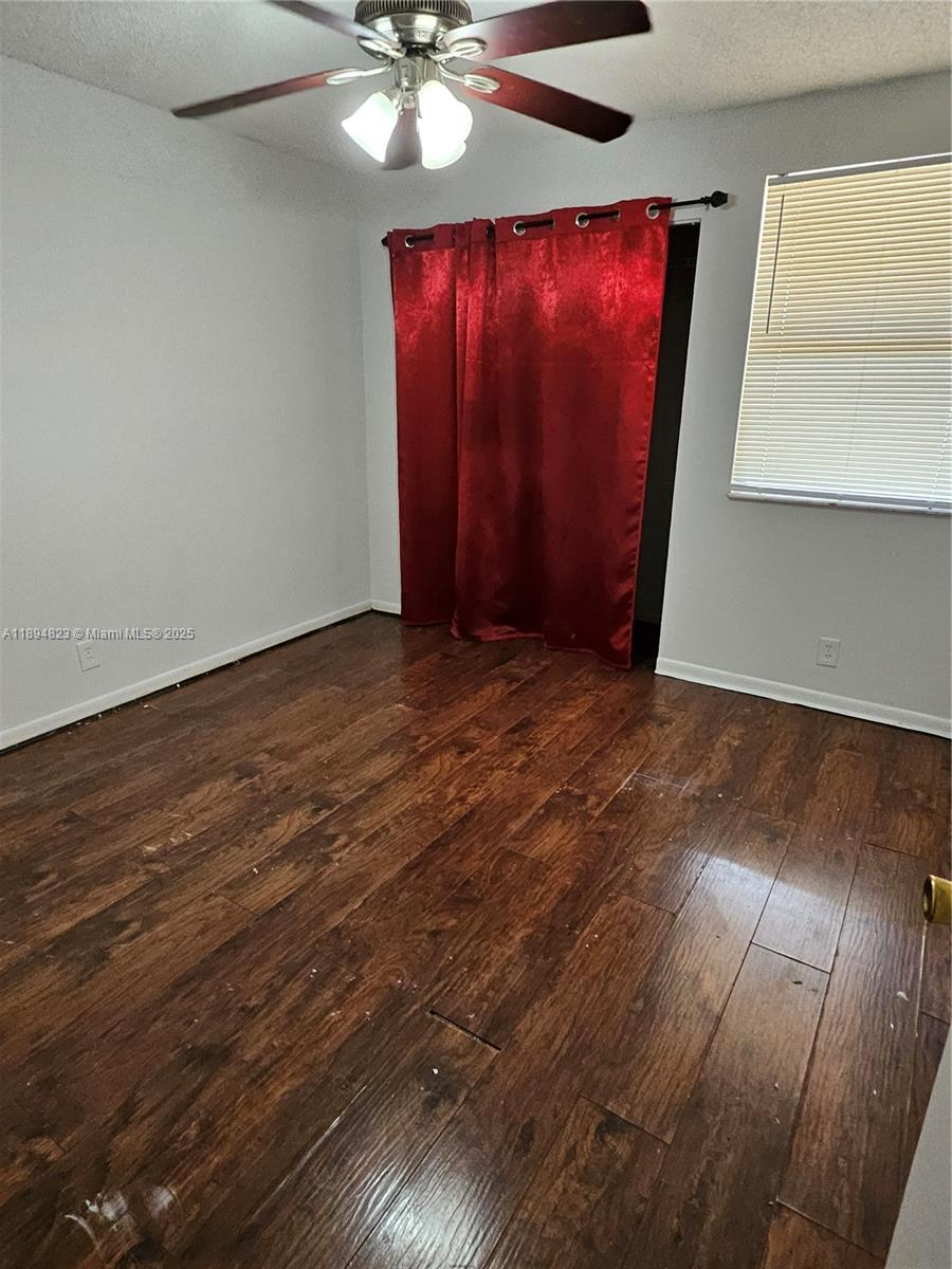 CIRCLE VILLAS (THE) CONDO - Residential Lease