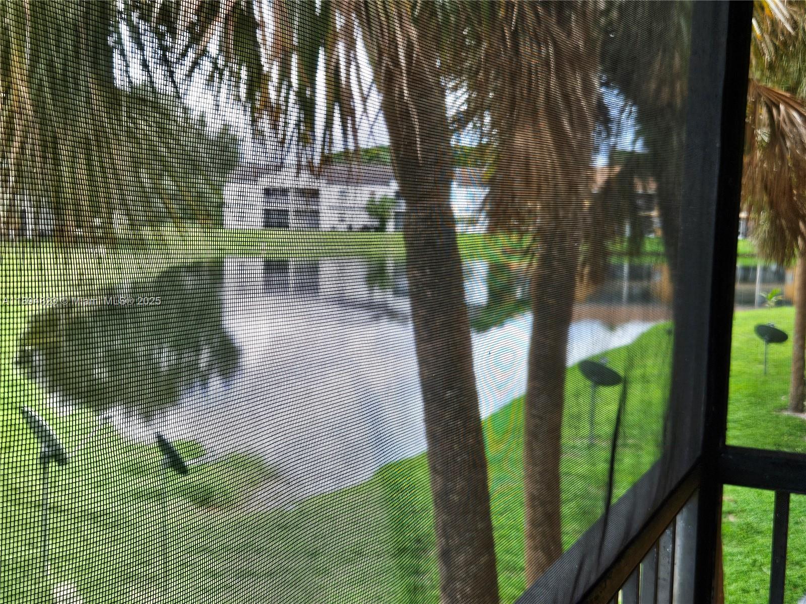 CIRCLE VILLAS (THE) CONDO - Residential Lease