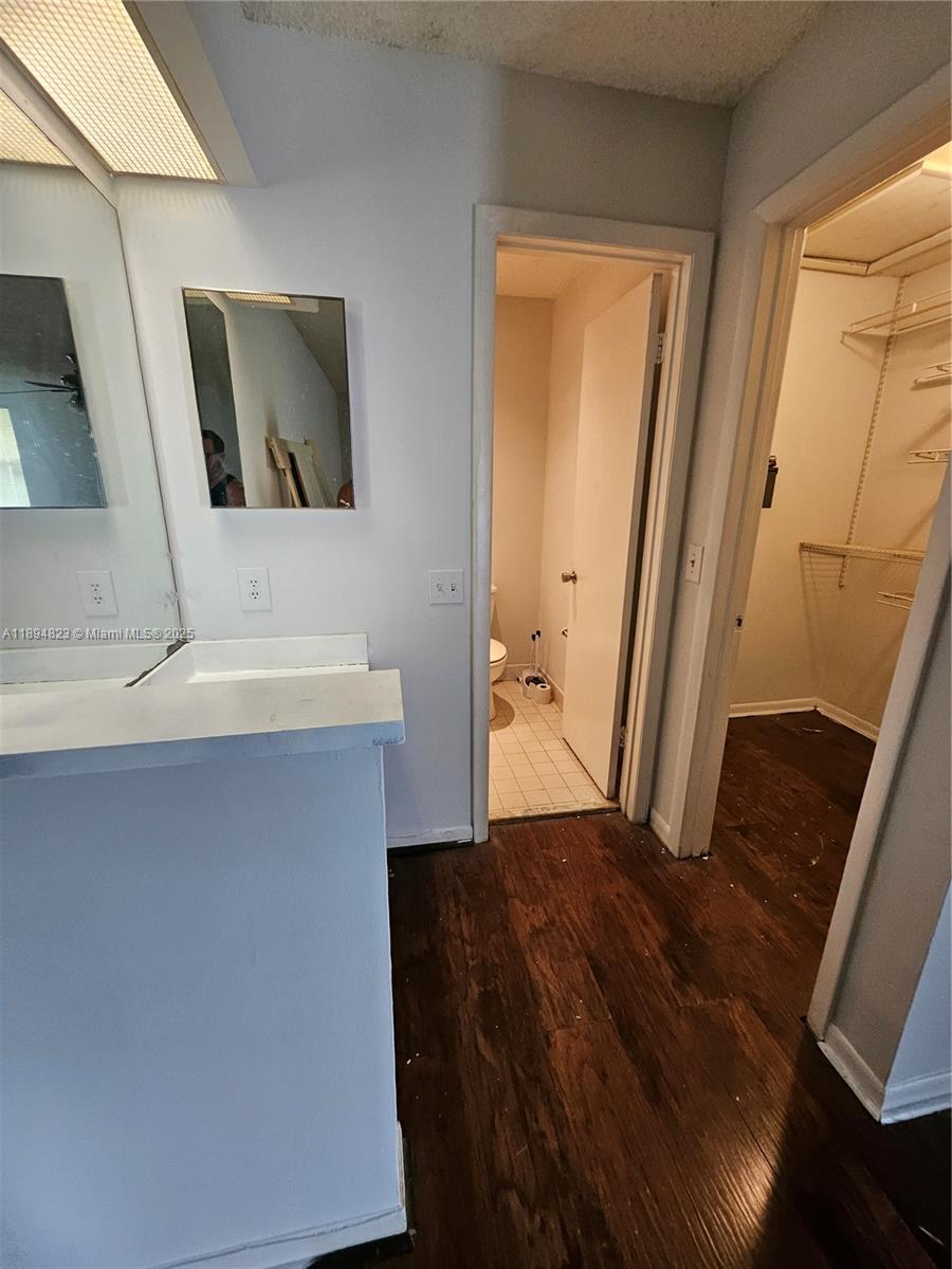 CIRCLE VILLAS (THE) CONDO - Residential Lease