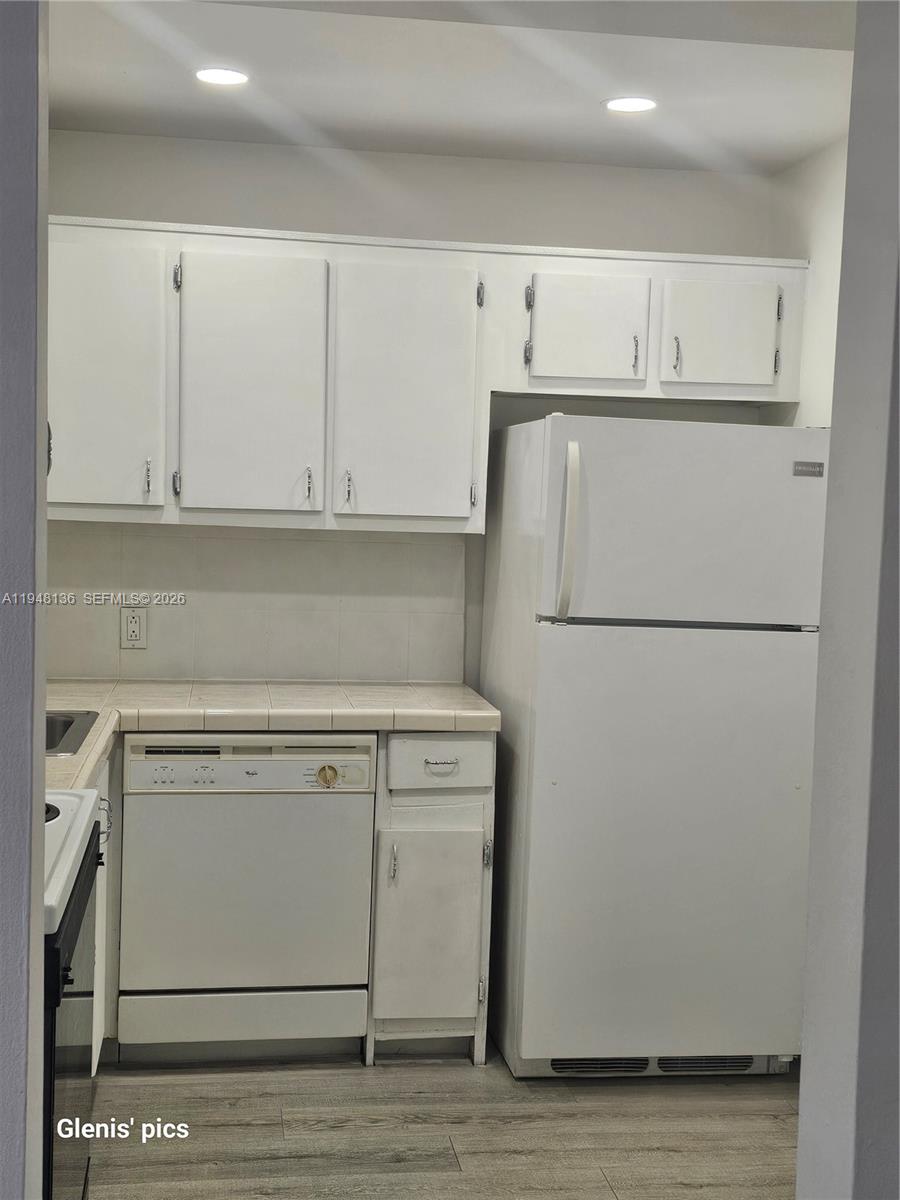 BISCAYA IV CONDO - Residential