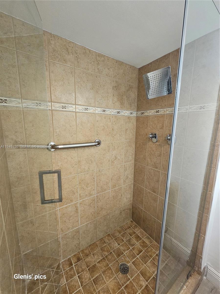 BISCAYA IV CONDO - Residential