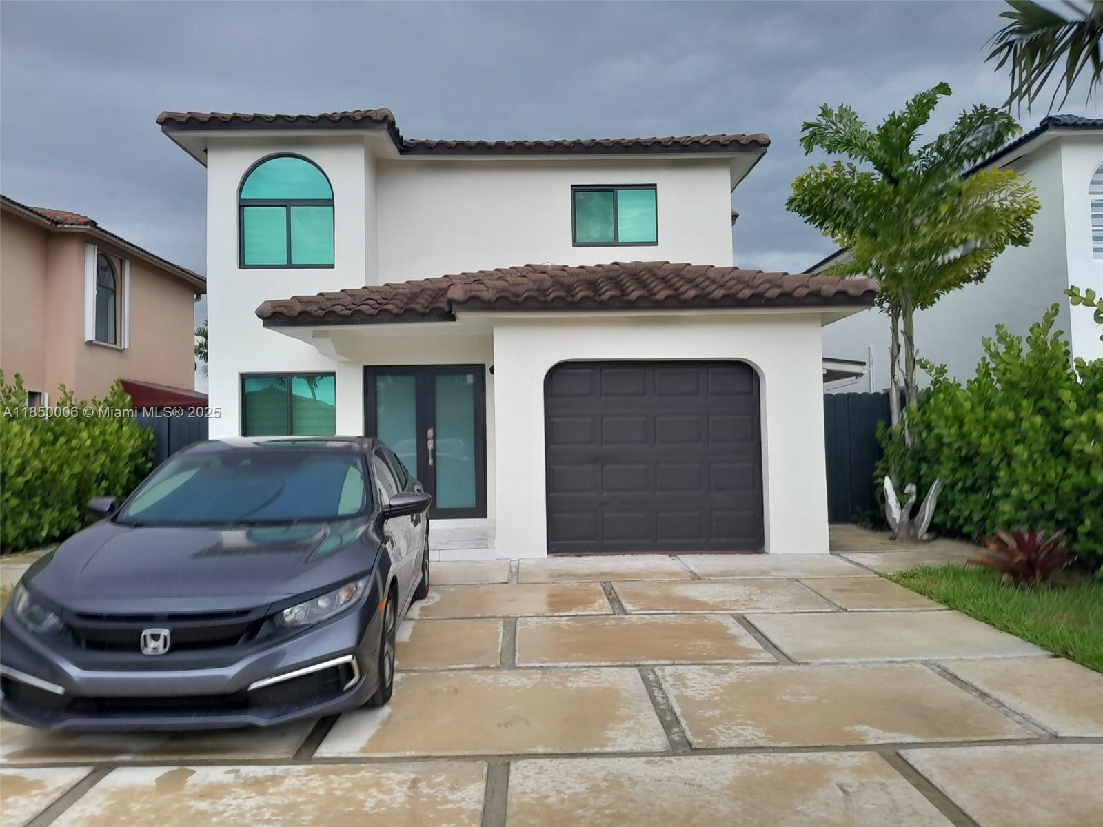 Efficiency with separate entrance, bathroom, refrigerator, microwave, and a full bed. It also includes all utilities and an assigned parking space. NO PET. Only 1st month and deposit to move in.
